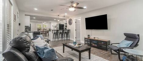 Open concept living room/kitchen/breakfast bar