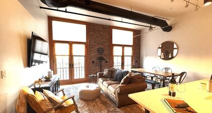 Stunning 3-bedroom modern loft in the heart of downtown Sheridan.