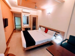 Dilengkapkan perabot secara berasingan, cadar katil 