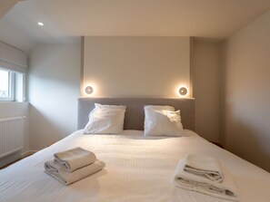 3 bedrooms, travel cot, free WiFi