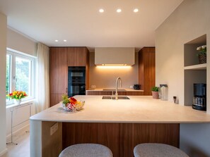 Mikroaaltouuni, uuni, astianpesukone