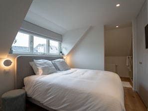 3 bedrooms, travel cot, free WiFi