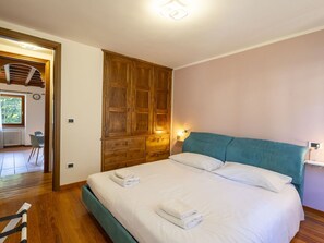 1 chambre, lit parapluie, Wi-Fi gratuit, draps fournis