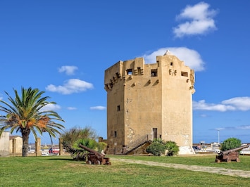 Sky, Historic Site, Monument, Castle