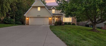 Stylish 4BR Getaway w/ Hot Tub & Grill!