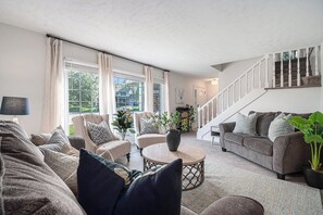 テレビ、書斎 / ワークスペース