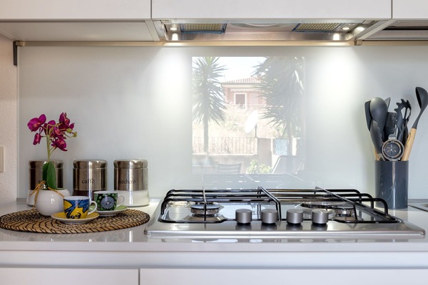 Küche, Küchengerät, Major Appliance, Herd, Countertop, Interior Design, Gasherd, Haushaltsgerät, Herd, Beleuchtung