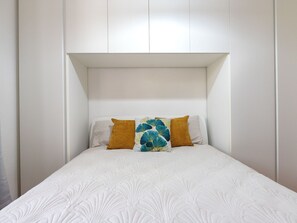 1 bedroom, iron/ironing board, WiFi