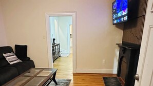 Unclassified image, 5 of 29, button - 3-bedroom townhome in charming Hagerstown with AC, WiFi (Hagerstown)