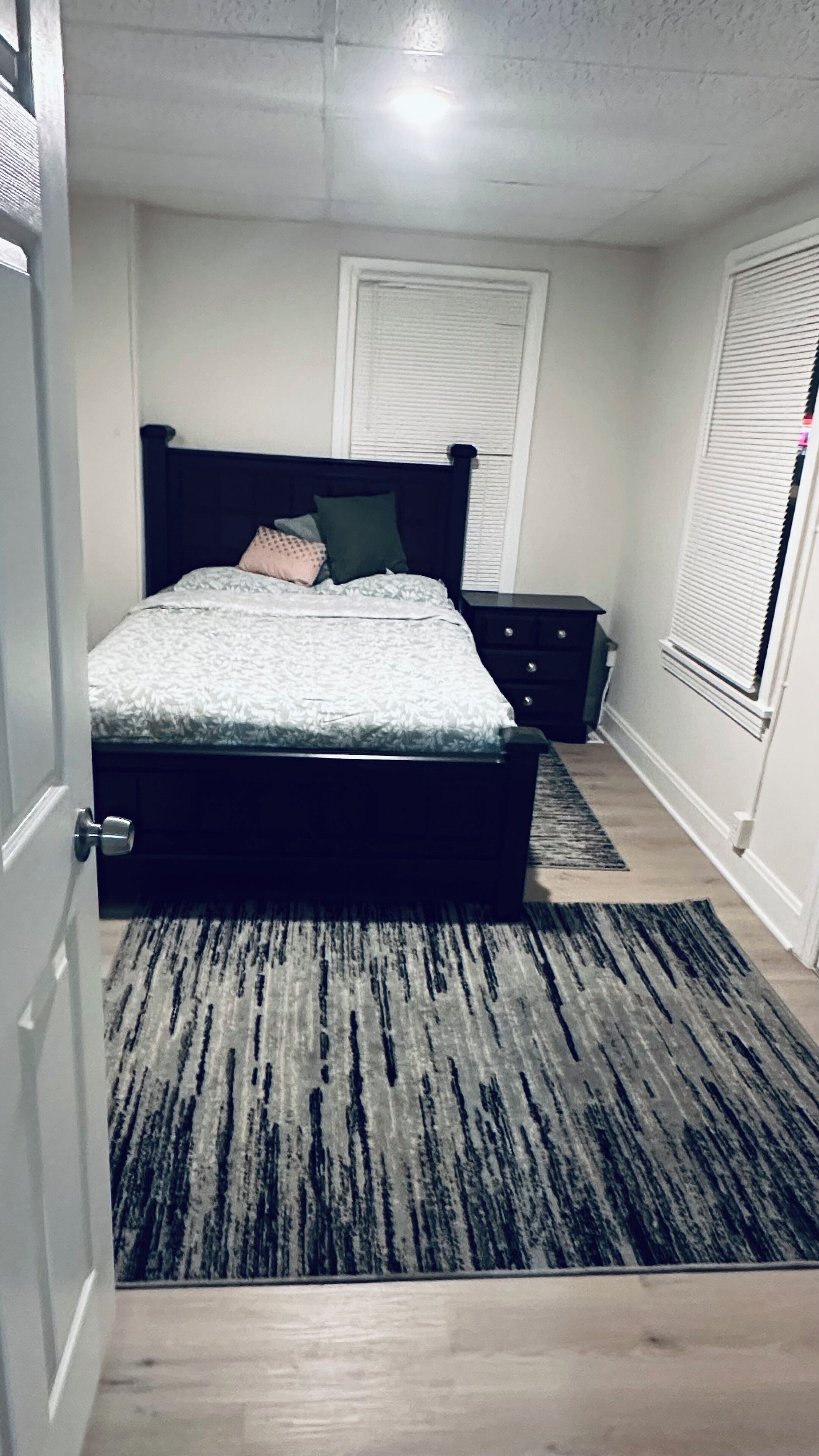 3 soverom, strykejern/-brett, wi-fi og sengetøy