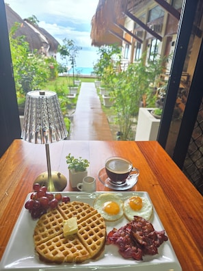 Free daily full breakfast - The CLiffhouse Samboan (Samboan)