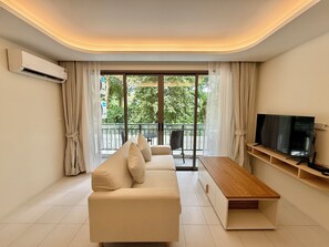 Superior Apartment | In-room safe, iron/ironing board, free WiFi