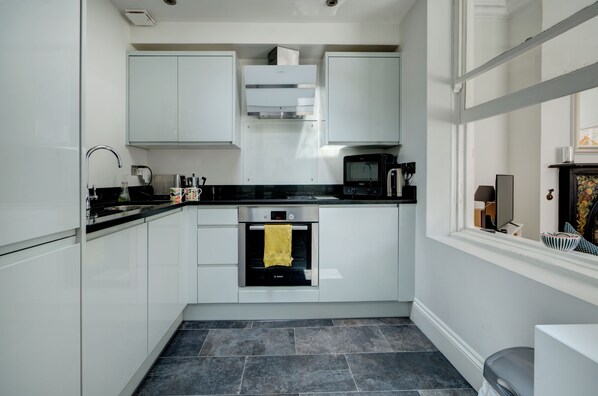 Microwave, oven, stovetop, dishwasher