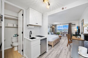 1 chambre, bureau, fer et planche à repasser, Wi-Fi gratuit