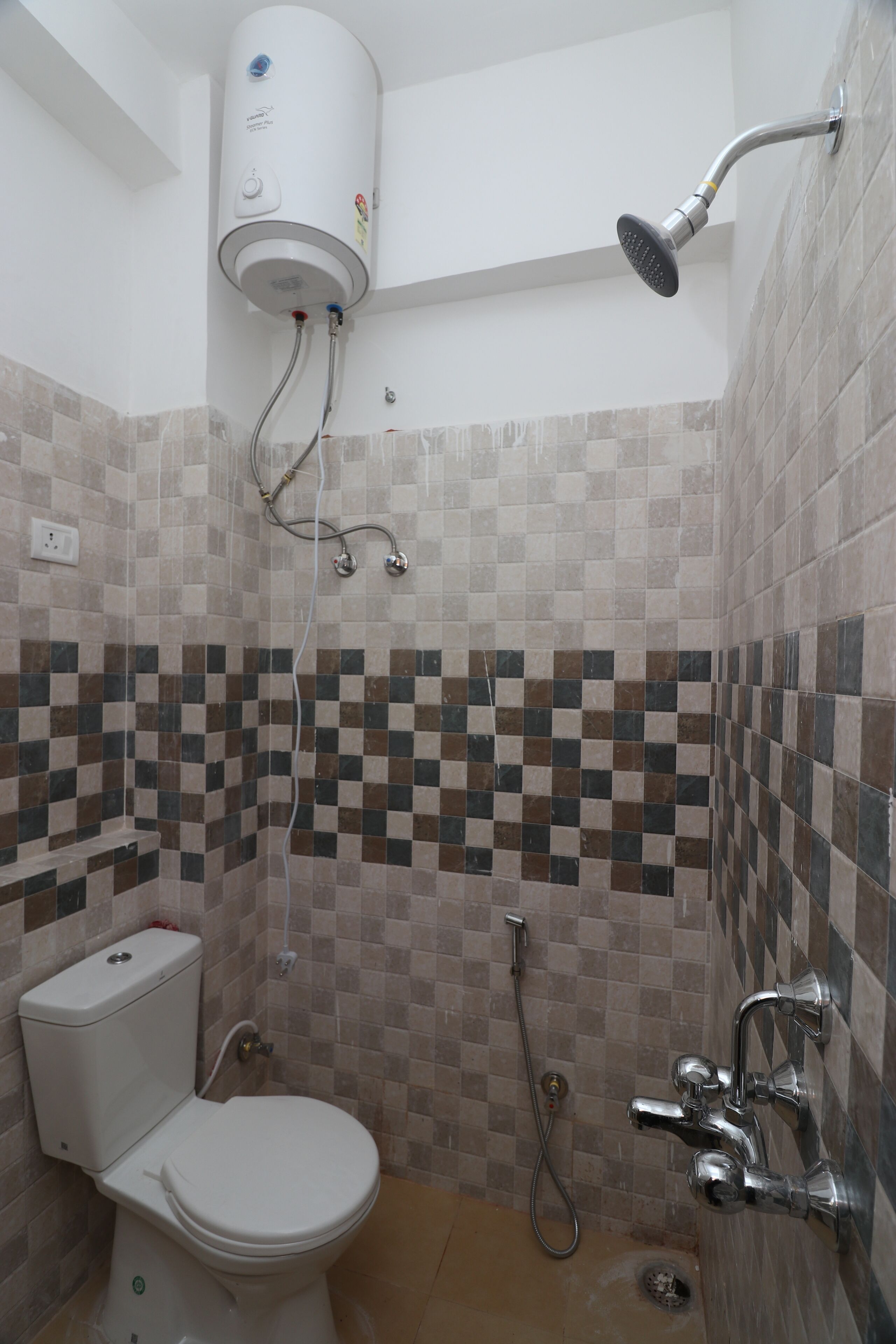 Free toiletries, hair dryer, bathrobes, towels