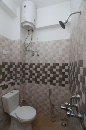 Gratis toiletartikler, hårtørrer, badekåber, håndklæder
