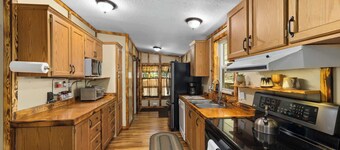 Peaceful Boise Retreat 3BR with Cozy Deck