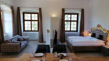 1 bedroom, desk, free WiFi