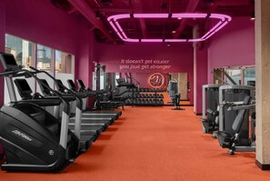 Fitness facility - Close to UT Austin + On-site Dining, Pool & Gym (Austin)