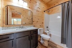 Hair dryer, towels - 2BR/2BA Cabin • Private Hot Tub • Views • Free Tickets • Top Location (Pigeon Forge)