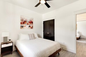 3 bedrooms, desk, iron/ironing board, WiFi