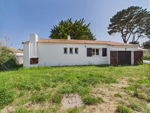 Exterior - Garden, 800m from the beach, house for 6 (Bretignolles-sur-Mer)
