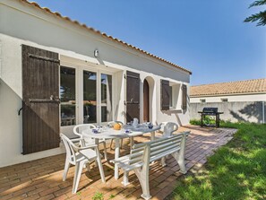 Outdoor dining - Garden, 800m from the beach, house for 6 (Bretignolles-sur-Mer)
