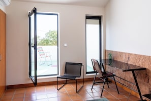 Classic Apartment, Garden View | Premium bedding, free WiFi, bed sheets - Calipo (Vila Vicosa)