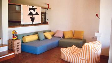 Classic Apartment, Garden View | Free WiFi