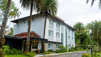 Fachada de la propiedad