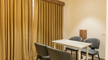 Standard Room | Desk, free WiFi, bed sheets