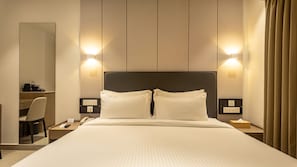 Escritorio, wifi gratis y ropa de cama