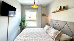2 soverom, strykejern/-brett, reiseseng for barn og wi-fi