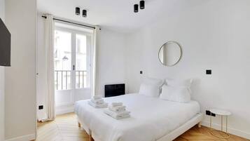 1 bedroom, iron/ironing board, travel cot, WiFi