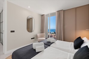 3 bedrooms, in-room safe, iron/ironing board, free WiFi - Golden Horizon Retreat (Adeje)