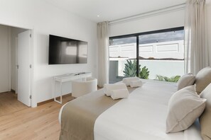 10 chambres, coffres-forts dans les chambres, fer et planche à repasser