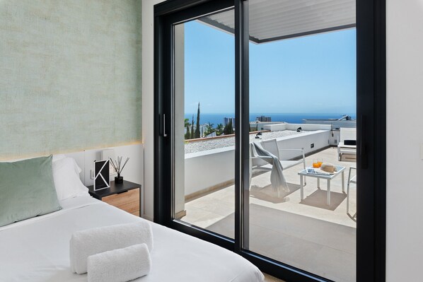 5 bedrooms, in-room safe, iron/ironing board, free WiFi