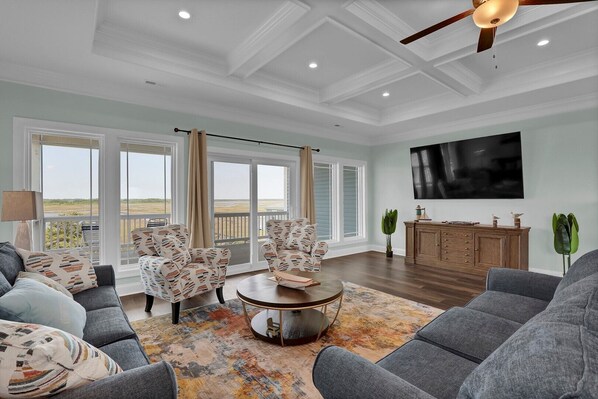 TV - 6 Bedrooms, New Construction, Ocean and Sound Views (North Topsail Beach)