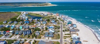 New Renovated 3 bedroom home, pet friendly walking distance to Beach
