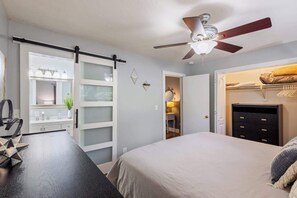 4 bedrooms, iron/ironing board, WiFi, bed sheets