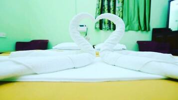 Deluxe Room | Premium bedding, pillowtop beds, desk, blackout drapes