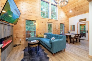 Smart TV, fireplace, video library, stereo