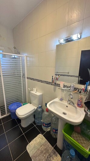 Apartment, 2 Schlafzimmer, barrierefrei, Raucher | Badezimmer