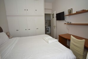 Apartment | 2 bedrooms - Cosmo Room 2 Seaside Retreat Monemvasia Castle (Monemvasia)