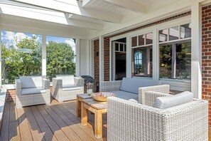 Unclassified image, 5 of 40, button