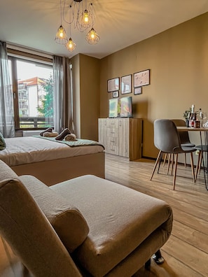 1 chambre, fer et planche à repasser, accès au Wi-Fi (inclus)