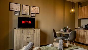 1 habitación, tabla de planchar con plancha, wifi gratis y ropa de cama