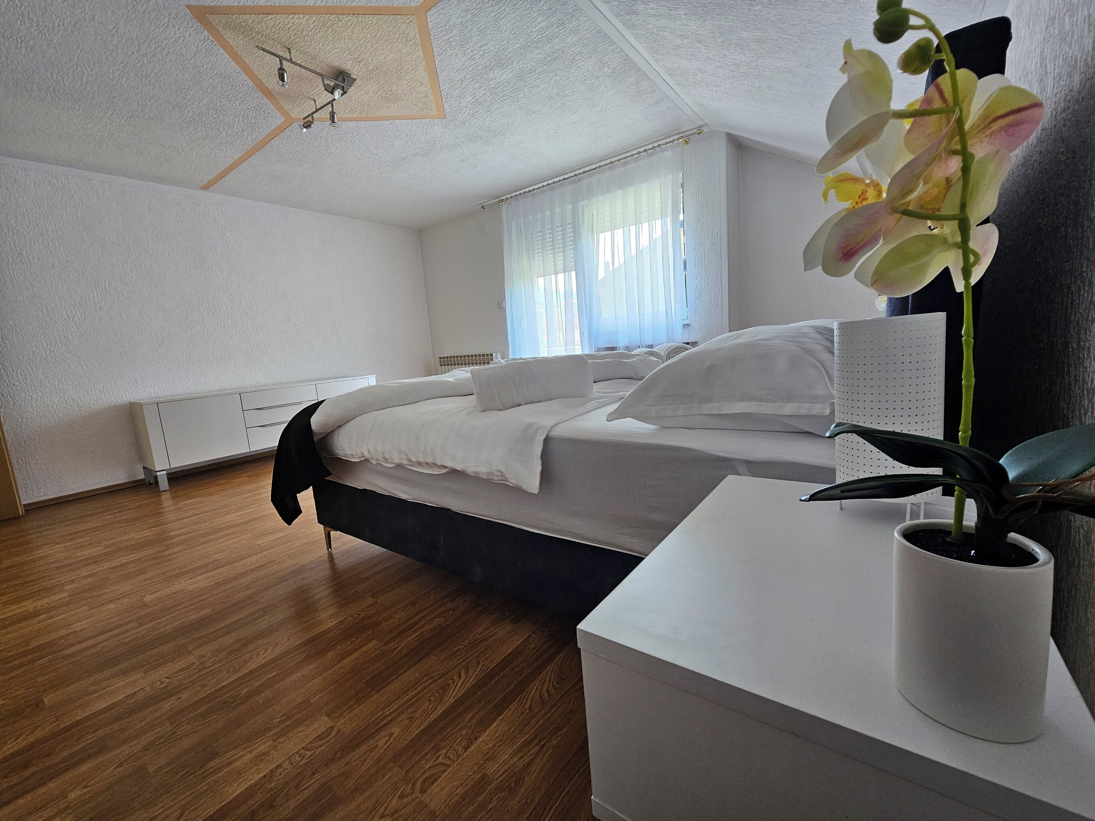 4 bedrooms, WiFi