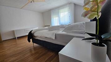 4 bedrooms, WiFi