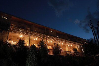 ハシュヴァン リゾーツ